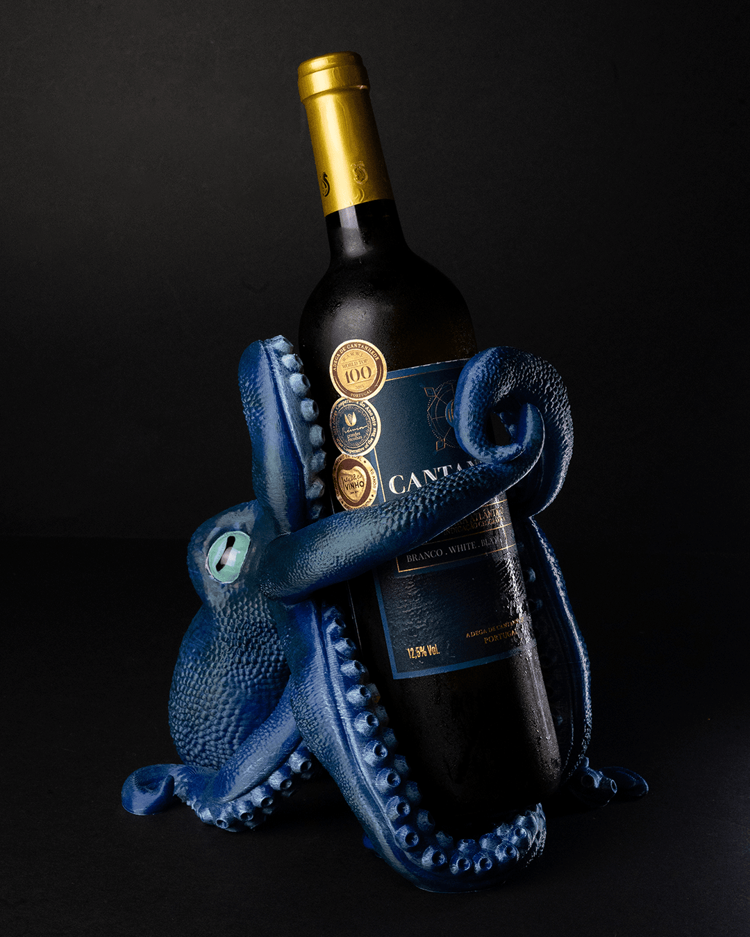The kraken wine holder