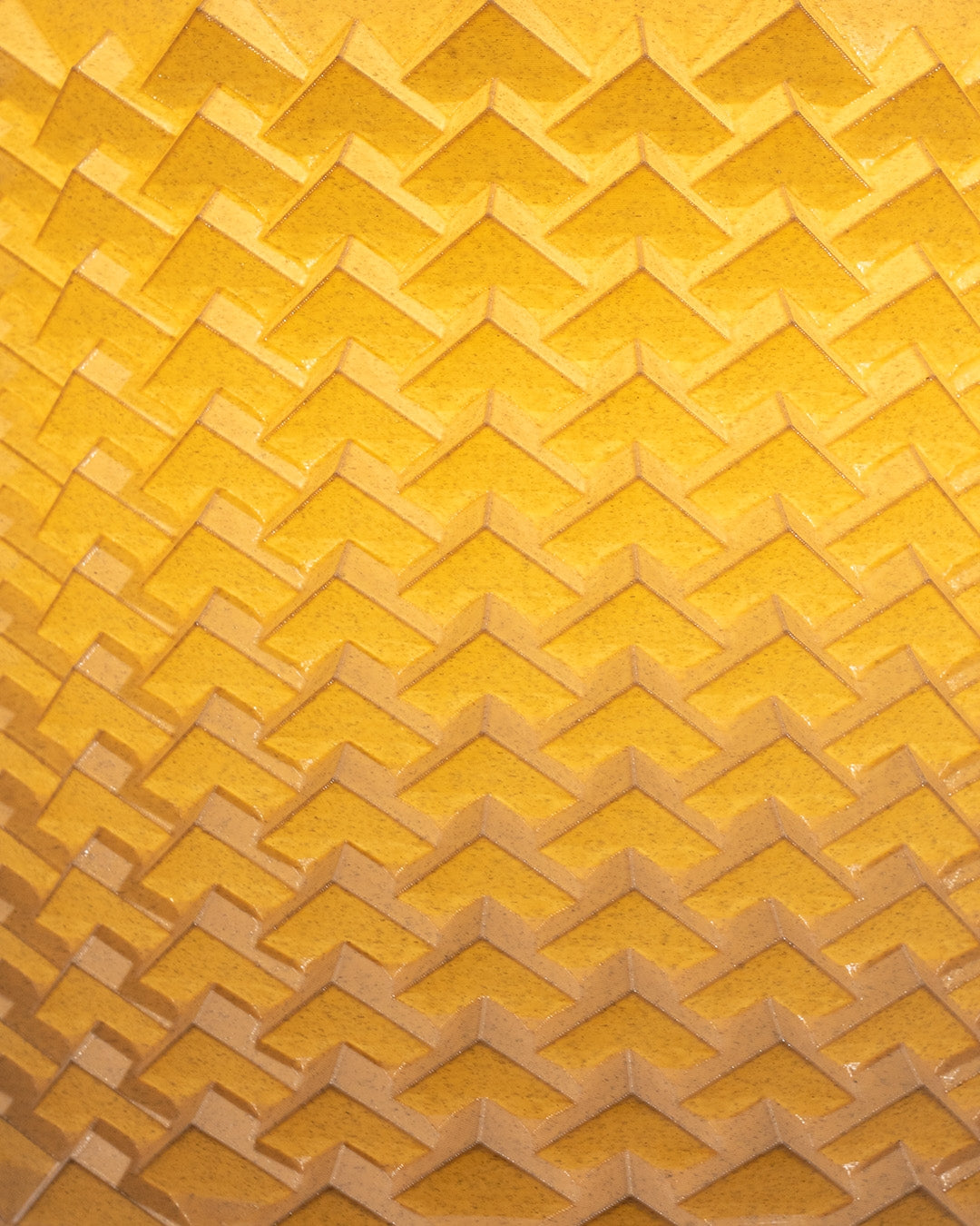 Pointy-modern desk lamp